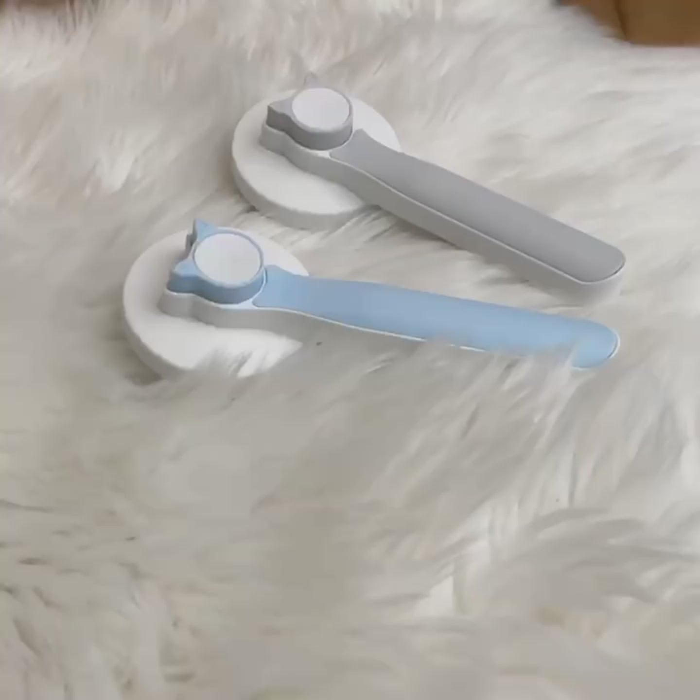 PetSprout™ | Self-Cleaning Brush